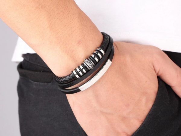 pulsera de cuero detalles inox