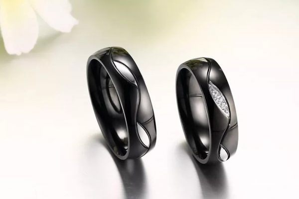 Anillo Inox parejas negro detalles plateado