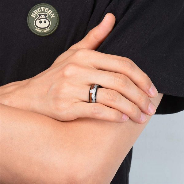 Anillo Inox negro detalles madera y plata